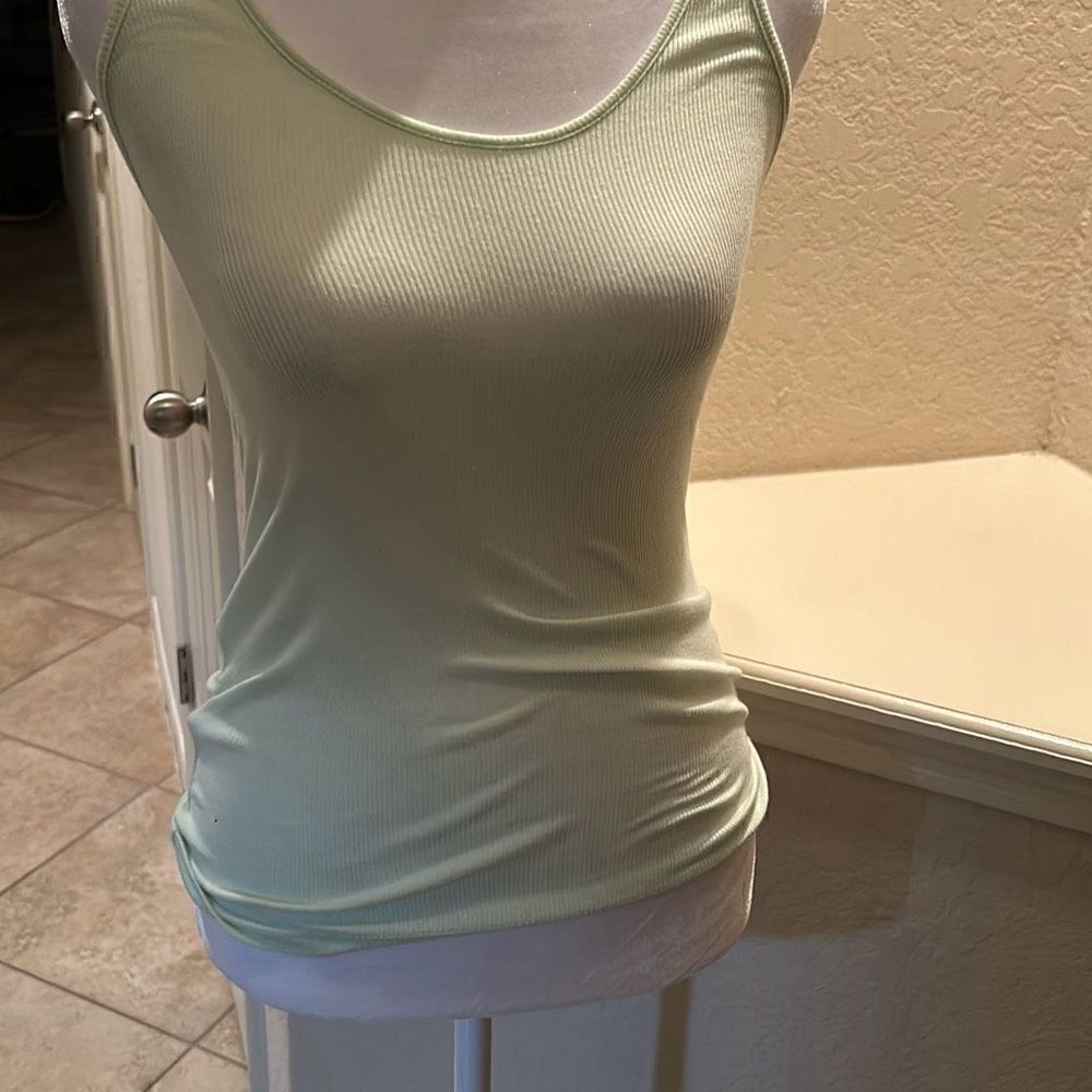Monroe Women's Size M Narrow Rib Tank Faded Lime Green Casual Basic New